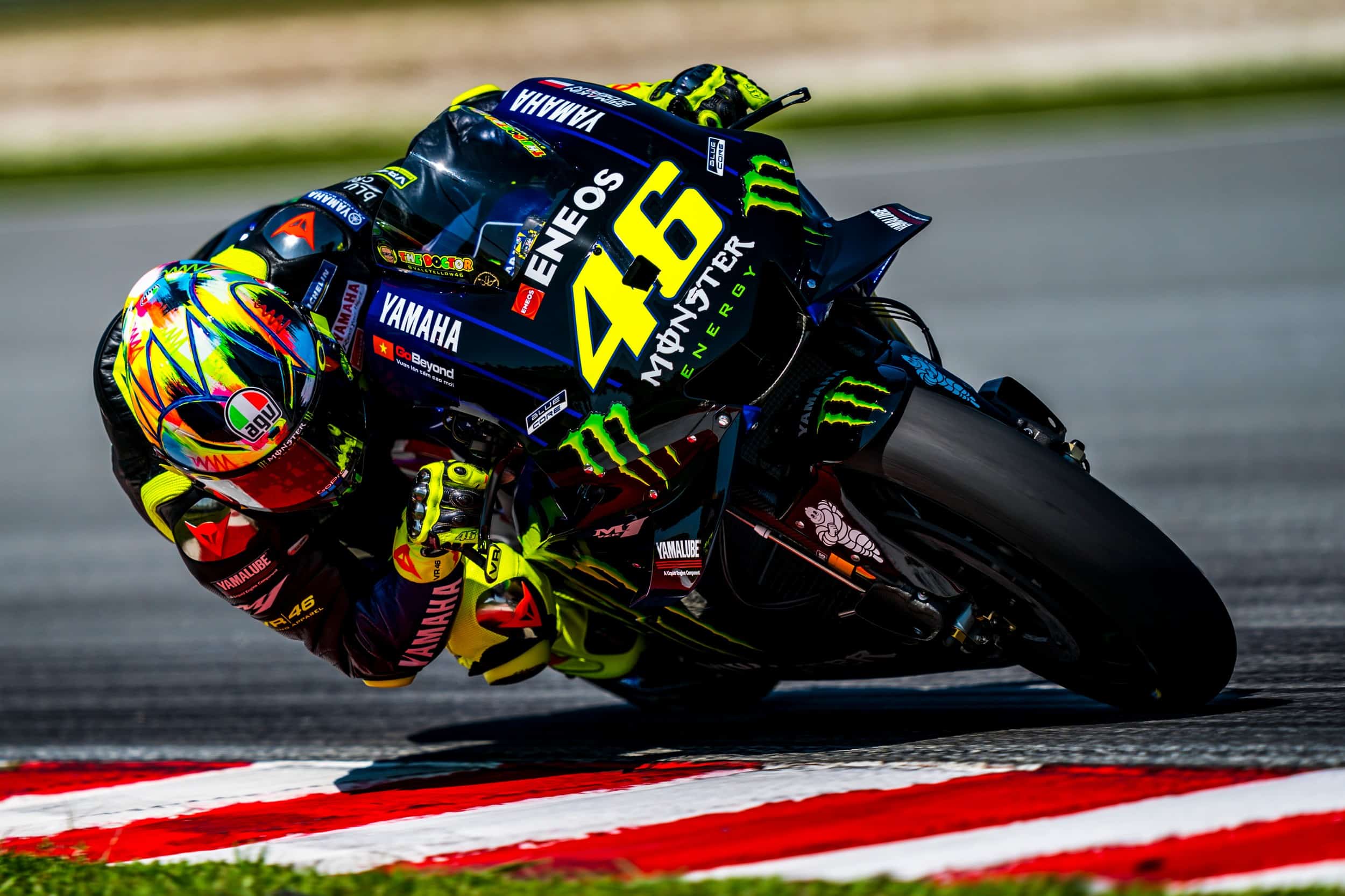 Valentino Rossi con la nuova Yamaha M1